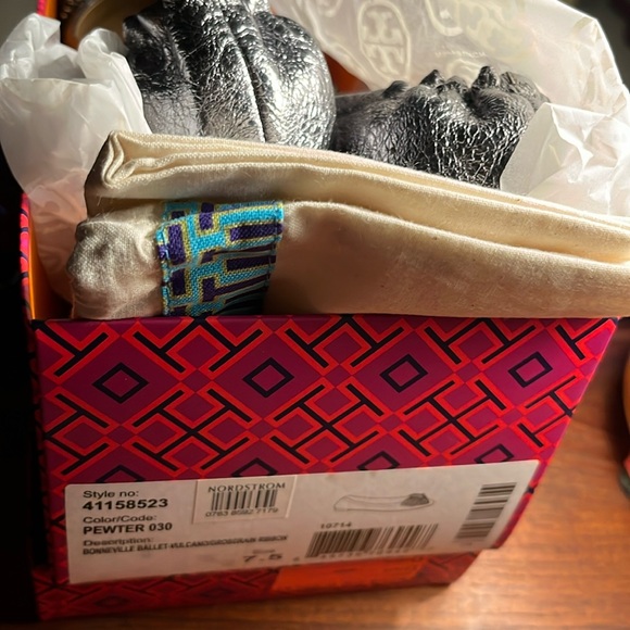 Tory Burch Bonneville Ballet-Vulcano/Grosgrain Ribbon - 7.5 - color Pewter - Picture 16 of 16